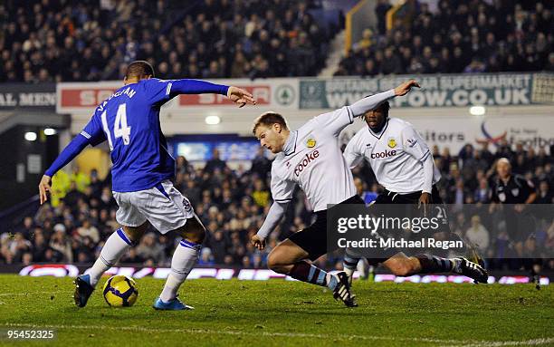 James Vaughan of Everton scores to make it 1-0 during the Barclays Premier League match between Everton and Burnley at Goodison Park on December 28,...