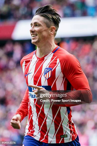 Fernando Torres of Atletico de Madrid celebrates after scoring his goal during the La Liga 2017-18 match between Atletico de Madrid and Levante UD at...