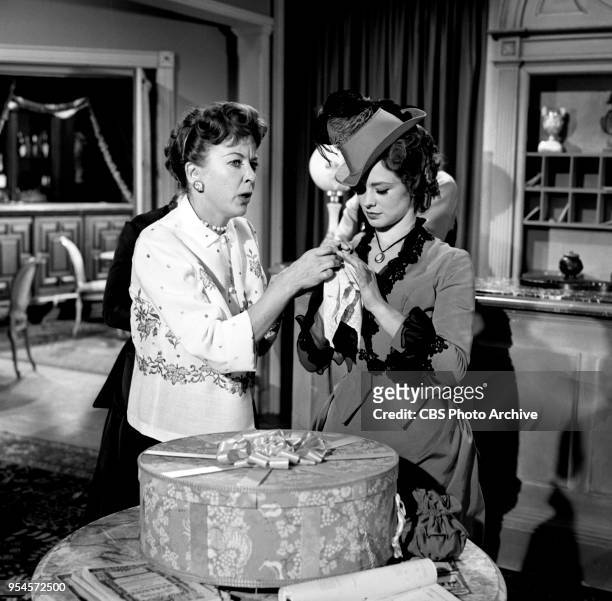 Television western series: Hotel de Paree. Episode: Sundance and the Boat Soldier. Pictured is director Ida Lupino with Judi Meredith . Originally...