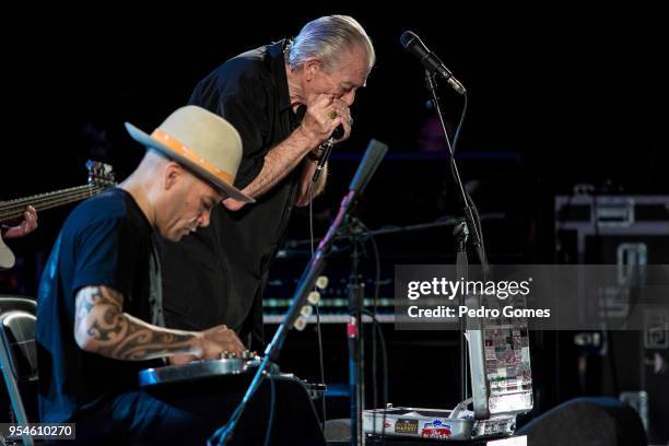 Ben Harper and Charlie Musselwhite perform at Aula Magna on April 30, 2018 in Lisbon, Portugal.