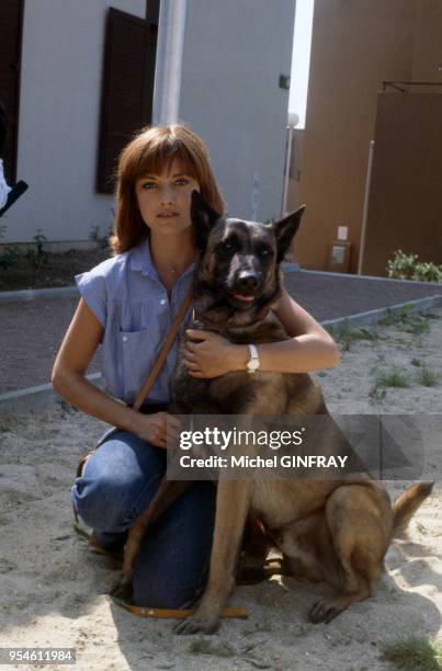 Nicole Calfan lors du tournage du film 'Les Chiens' en 1978, France.