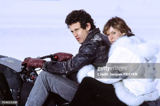 Michael Ontkean et Kristy McNichol sur le tournage du film 'Just the Way You Are' à Megève en janvier 1984, France.