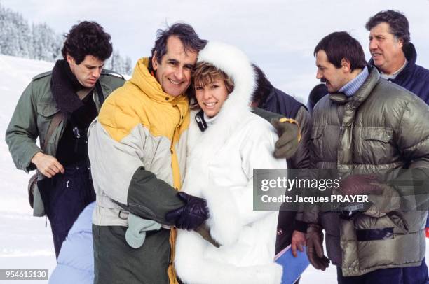 Edouard Molinaro et Kristy McNichol sur le tournage du film 'Just the Way You Are' à Megève en janvier 1984, France.