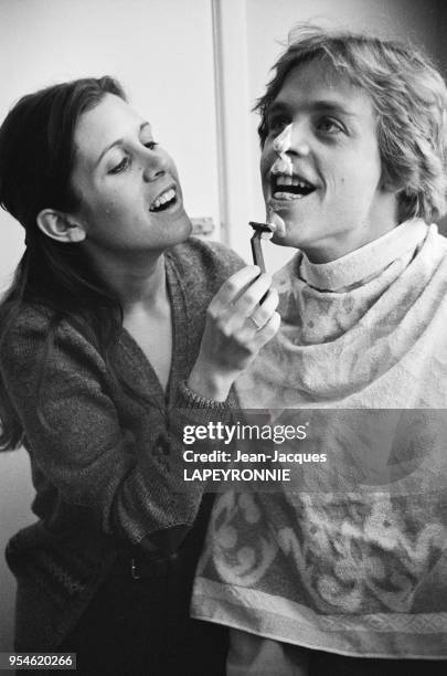 Carrie Fisher et Mark Hamill en juillet 1979 à Los Angeles, Etats-Unis.