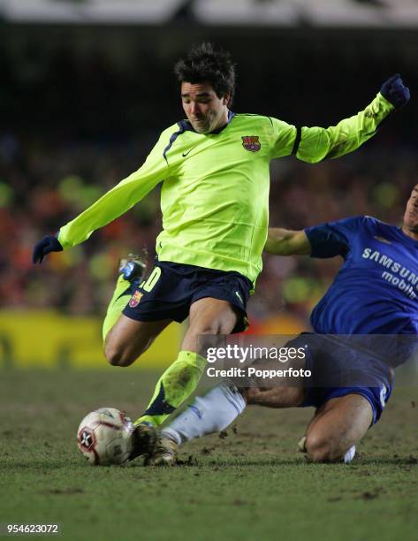 Deco of Barcelona is tackled by Frank Lampard of Chelsea during the UEFA Champions League Round of 16, First Leg match between Chelsea and Barcelona...