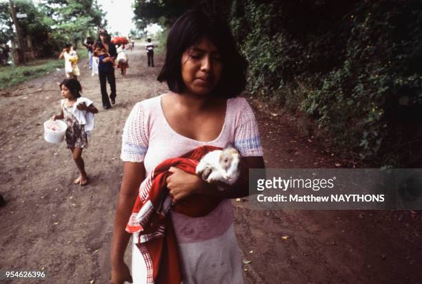 Fuite de la population pendant la guerre civile en juin 1979 au Nicaragua.