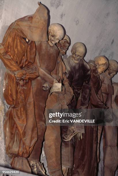 Couloir des moines dans les catacombes des capucins en mai 1996 à Palerme, Italie.