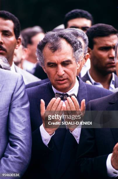 Le Premier ministre Sid Ahmed Ghozali lors des obsèques du président assassiné Mohamed Boudiaf le 1er juillet 1992 à Alger, Algérie.