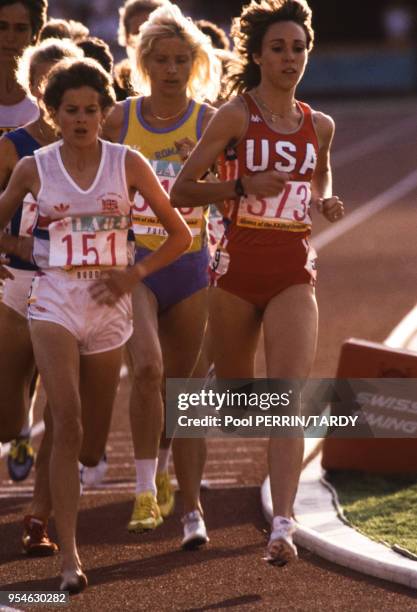 Zola Budd et Mary Decker lors du 1000m dames aux JO de Los Angeles le 10 aout 1984, Etats-Unis.
