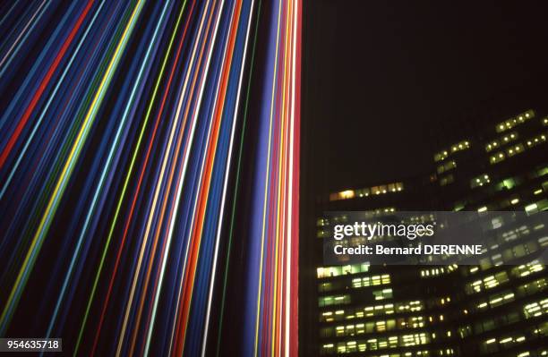 La cheminée Moretti imaginée par l'artiste Raymond Moretti en novembre 1990 à la Défense, France.