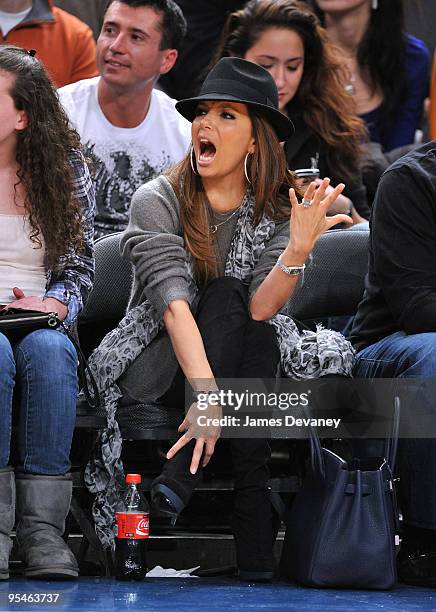 Eva Longoria Parker attends the San Antonio Spurs vs New York Knicks game at Madison Square Garden on December 27, 2009 in New York City.