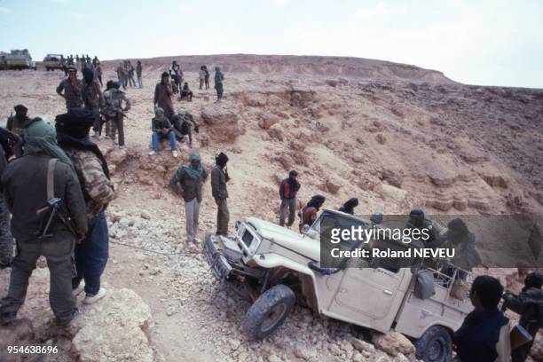 Touaregs armés lors du mouvement de rébellion contre le gouvernement malien le 12 décembre 1990.