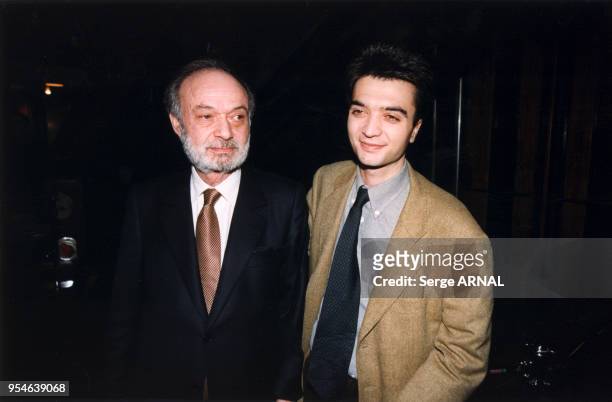 Les producteurs du film Claude Berri et son fils Thomas Langmann le 2 février 1999 à Paris, France.