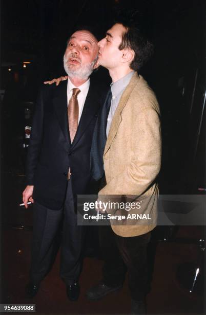 Les producteurs du film Claude Berri et son fils Thomas Langmann le 2 février 1999 à Paris, France.