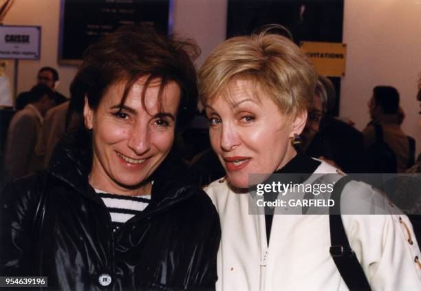 Les chanteuses Marie-Paule Belle et Nicole Croisille le 8 avril 1999 à Paris, France.