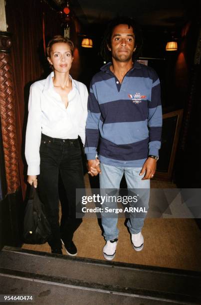 Heather Stewart-Whyte et Yannick Noah en septembre 1998 à Saint Tropez, France.