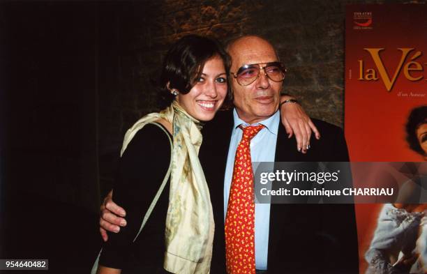 Claudia Squitieri, la fille Claudia Cardinale, en compagnie de son père Pasquale Squitieri le 3 avril 2000 à Paris, France.