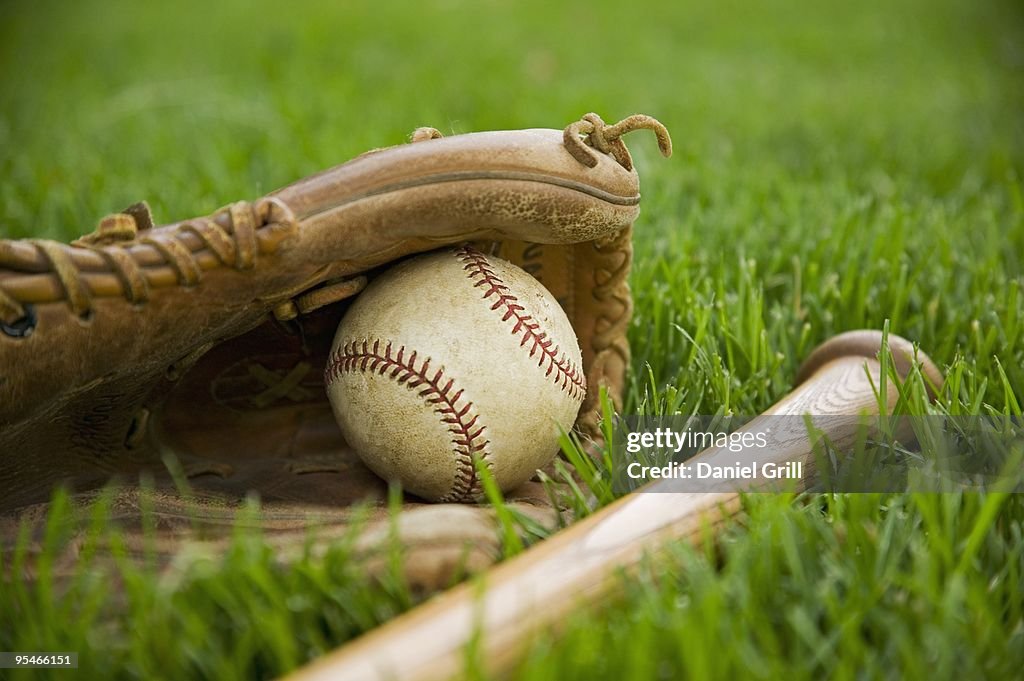 Baseball equipment