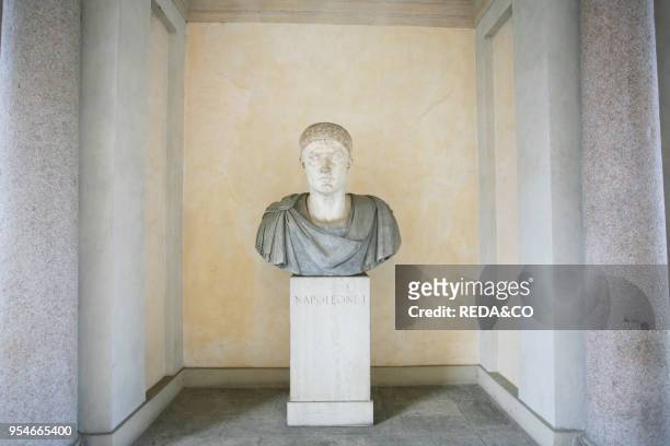 Atrium, Napoleone portrait, Modern Art Museum, Villa Reale, Galleria d'Arte Moderna, Via Palestro 16, Milan, Lombardy, Italy, Europe.