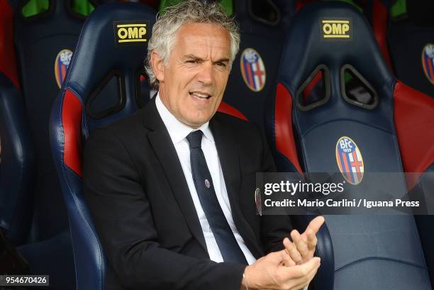 Roberto Donadoni head coach of Bologna FC looks on prior the beginning of the serie A match between Bologna FC and AC Milan at Stadio Renato Dall'Ara...
