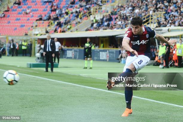 Riccardo Orsolini of Bologna FC in action during the serie A match between Bologna FC and AC Milan at Stadio Renato Dall'Ara on April 29, 2018 in...