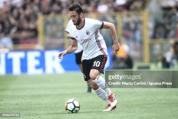 Hakan Calhanoglu of AC Milan in action during the serie A match between Bologna FC and AC Milan at Stadio Renato Dall'Ara on April 29, 2018 in...