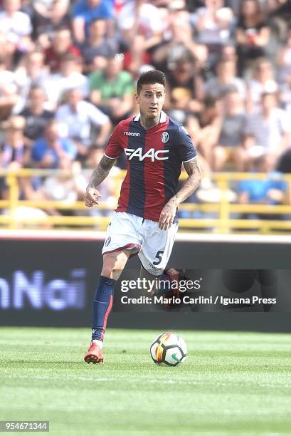 Erik Pulgar of Bologna FC in action during the serie A match between Bologna FC and AC Milan at Stadio Renato Dall'Ara on April 29, 2018 in Bologna,...