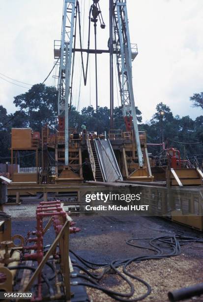 Puits de pétrole d'?Elf Aquitaine? dans la région de Port Harcourt, en mars 1975, Nigéria.