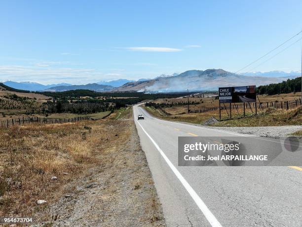 Route entre Cohyaique et Balmaceda sur la Carretera Austral , 2 février 2016, Patagonie, Chili.