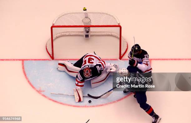 Anders Lee of United States fails to score over Darcy Kuemper, goaltender of Canada during the 2018 IIHF Ice Hockey World Championship group stage...