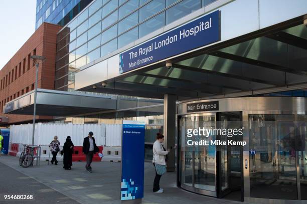 Main entrance to the Royal London Hospital in East London, England, United Kingdom. Britain's biggest new NHS hospital The Royal London and Barts...