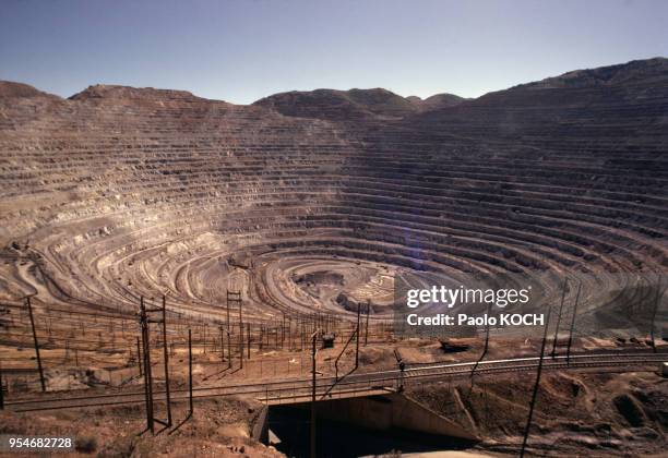 Vue de la mine de la mine de cuivre de Bingham Canyon, en octobre 1970, dans l'Utah, Etats-Unis.