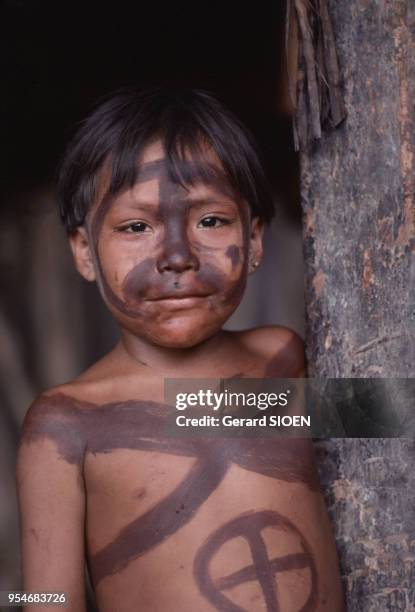 Enfant indien Yanomami au Venezuela, en février 1980.