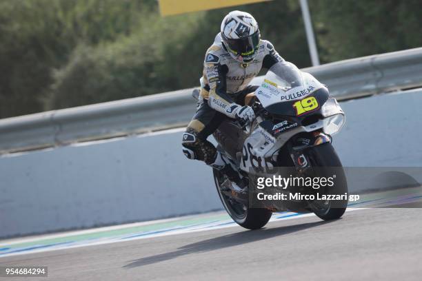 Alvaro Bautista of Spain and Angel Nieto Team heads down a straight during the MotoGp of Spain - Free Practice at Circuito de Jerez on May 4, 2018 in...