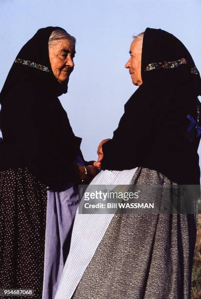 Femmes âgées en vêtements traditionnels à Formentera, en octobre 1987, dans les îles Baléares, Espagne.