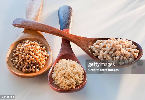 couscous - quinoa stockfoto's en -beelden