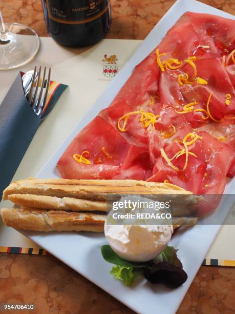 Bresaola dry cured beef with caprino cheese, Panino Giusto restaurant, Via Malpighi street, Milan, Lombardy, Italy, Europe.