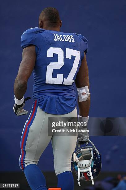 Brandon Jacobs of the New York Giants against the Carolina Panthers at Giants Stadium on December 27, 2009 in East Rutherford, New Jersey.