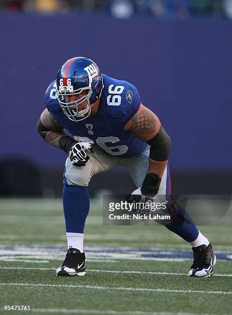 David Diehl of the New York Giants against the Carolina Panthers at Giants Stadium on December 27, 2009 in East Rutherford, New Jersey.