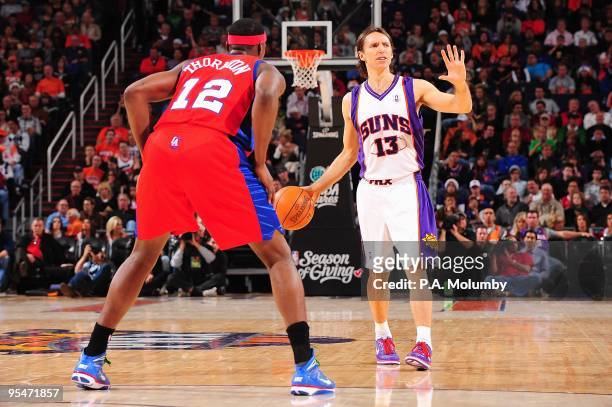 Steve Nash of the Phoenix Suns sets the play against Al Thornton of the Los Angeles Clippers during the game on December 25, 2009 at US Airways...