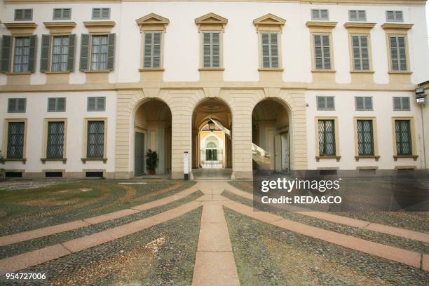 Facade, Modern Art Museum, Villa Reale, Galleria d'Arte Moderna, Via Palestro 16, Milan, Lombardy, Italy, Europe.