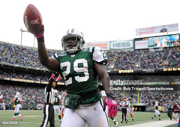 Leon Washington of the New York Jets gestures to the crowd during the game against the Buffalo Bills at Giants Stadium on October 18, 2009 in East...