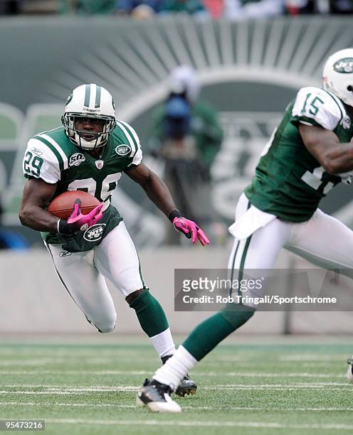 Leon Washington of the New York Jets rushes against the Buffalo Bills at Giants Stadium on October 18, 2009 in East Rutherford, New Jersey. The Bills...