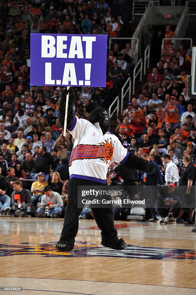Los Angeles Lakers v Phoenix Suns