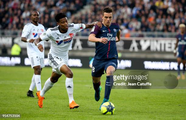 Giovani Lo Celso of PSG, Bongani Zungu of Amiens during the Ligue 1 match between Amiens SC and Paris Saint Germain at Stade de la Licorne on May 4,...