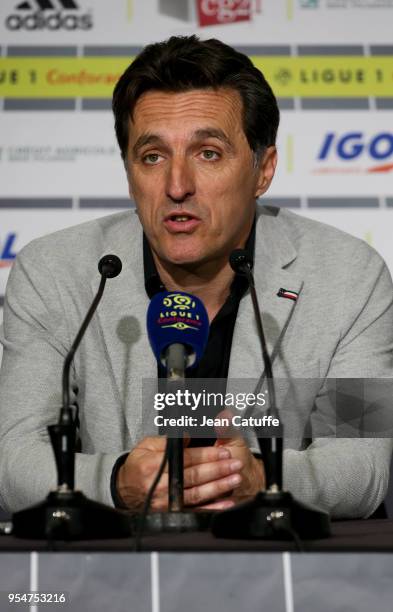 Coach of Amiens SC Christophe Pelissier answers to the media following the Ligue 1 match between Amiens SC and Paris Saint Germain at Stade de la...