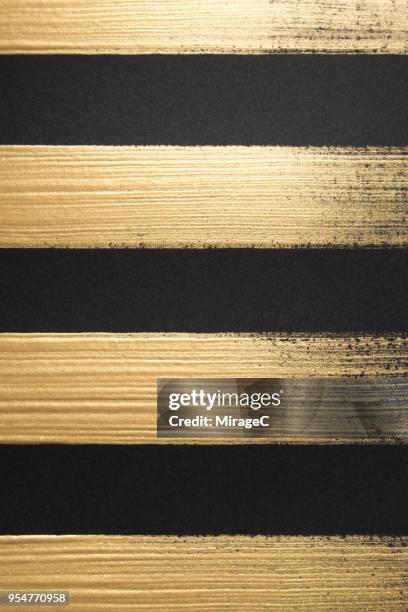 gold colored thick strokes pattern - brushed gold stockfoto's en -beelden