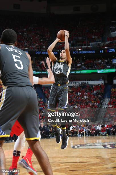 Shaun Livingston of the Golden State Warriors shoots the ball against the New Orleans Pelicans during Game Three of the Western Conference Semi...