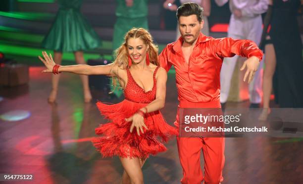 Bela Klentze and Oana Nechiti perform on stage during the 7th show of the 11th season of the television competition 'Let's Dance' on May 4, 2018 in...