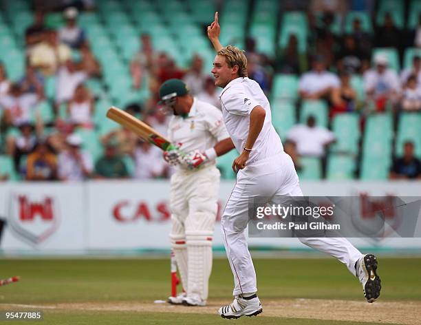 Stuart Broad of England celebrates bowling Jacques Kallis of South Africa for 3 runs during day four of the second test match between South Africa...